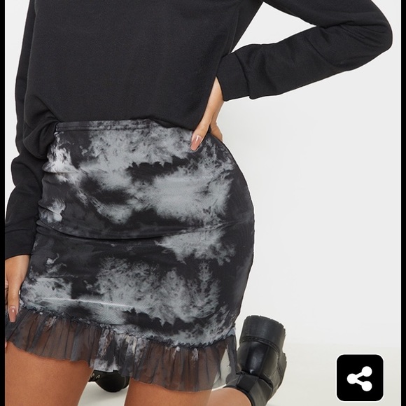 PRETTYLITTLETHING Black Mesh Tie Dye Mini Skirt - Picture 2 of 7